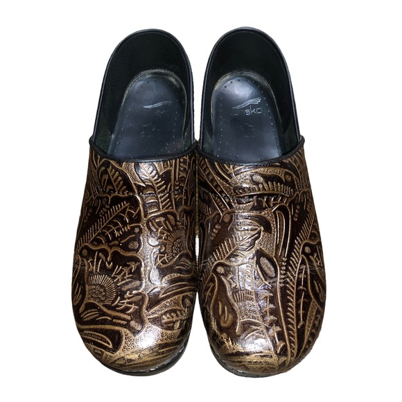 Dansko Brown Leather Tooled Clog - Picture 3 of 16